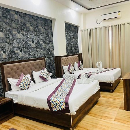 Hotel S V Grand Varanasi Exterior photo