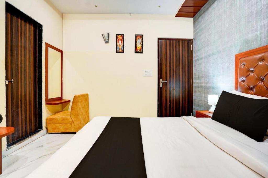 Hotel S V Grand Varanasi Exterior photo