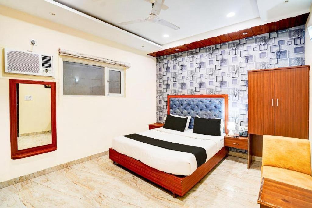 Hotel S V Grand Varanasi Exterior photo