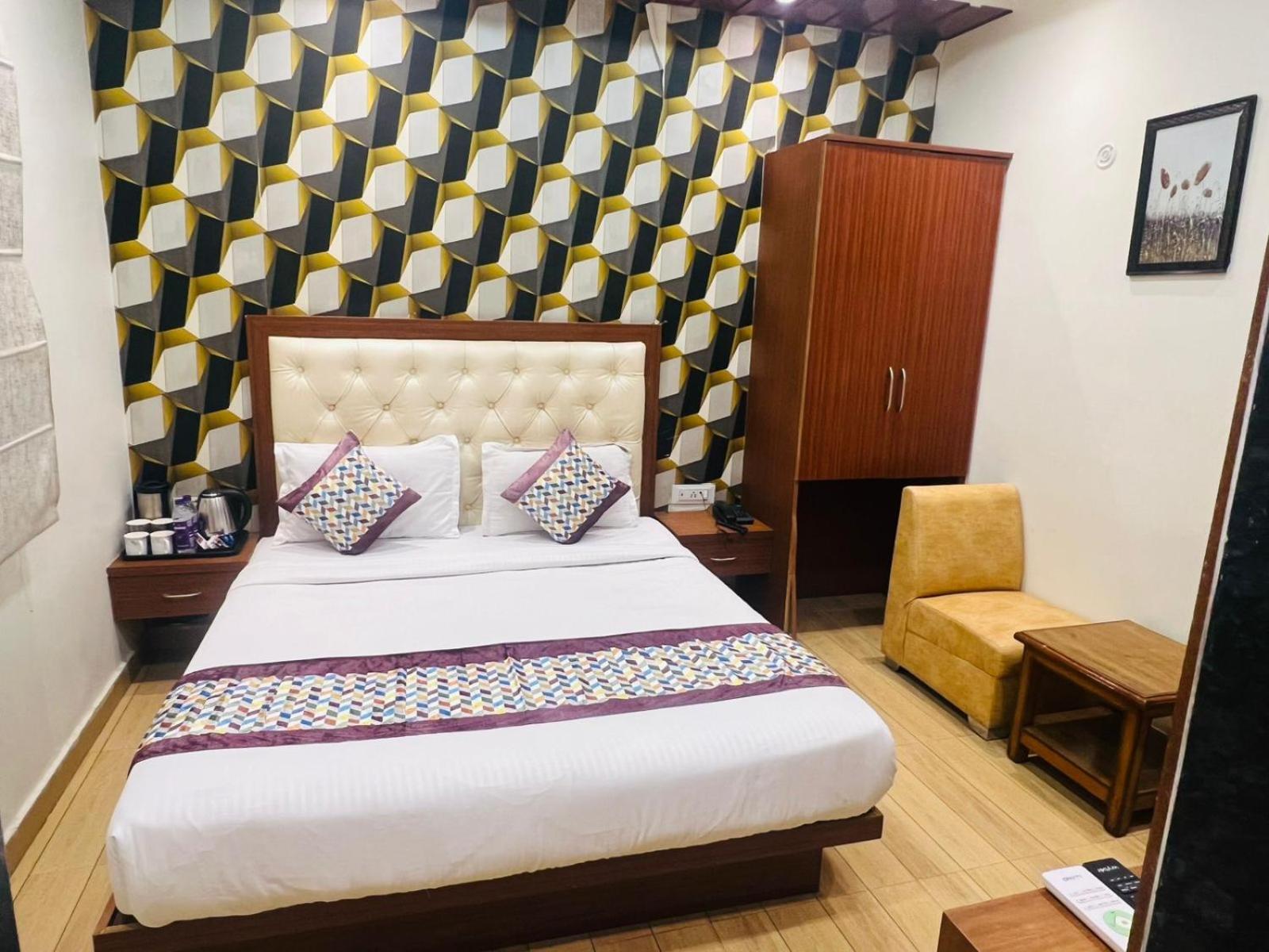 Hotel S V Grand Varanasi Exterior photo